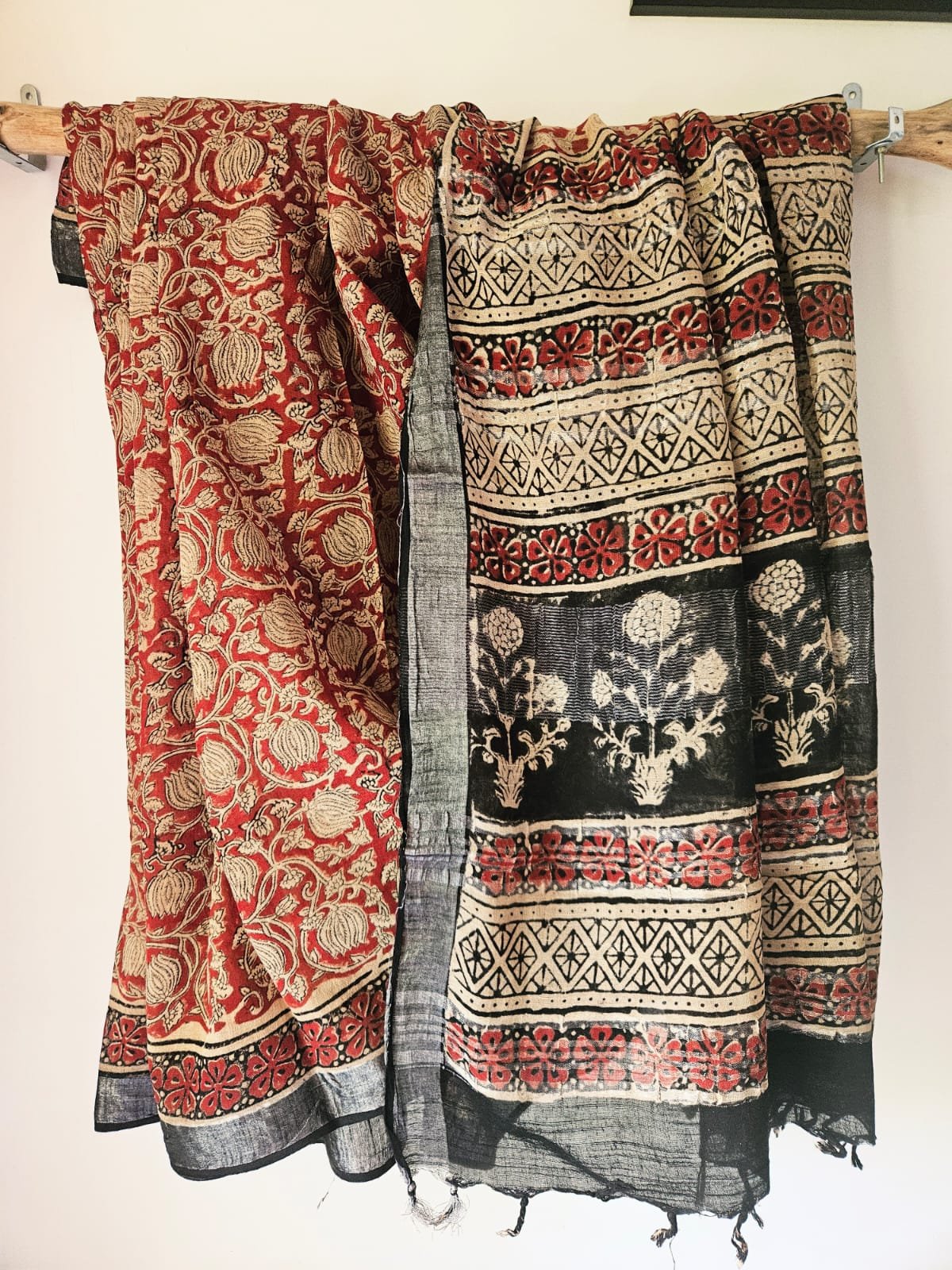 Linen cotton - printed floral motifs - red